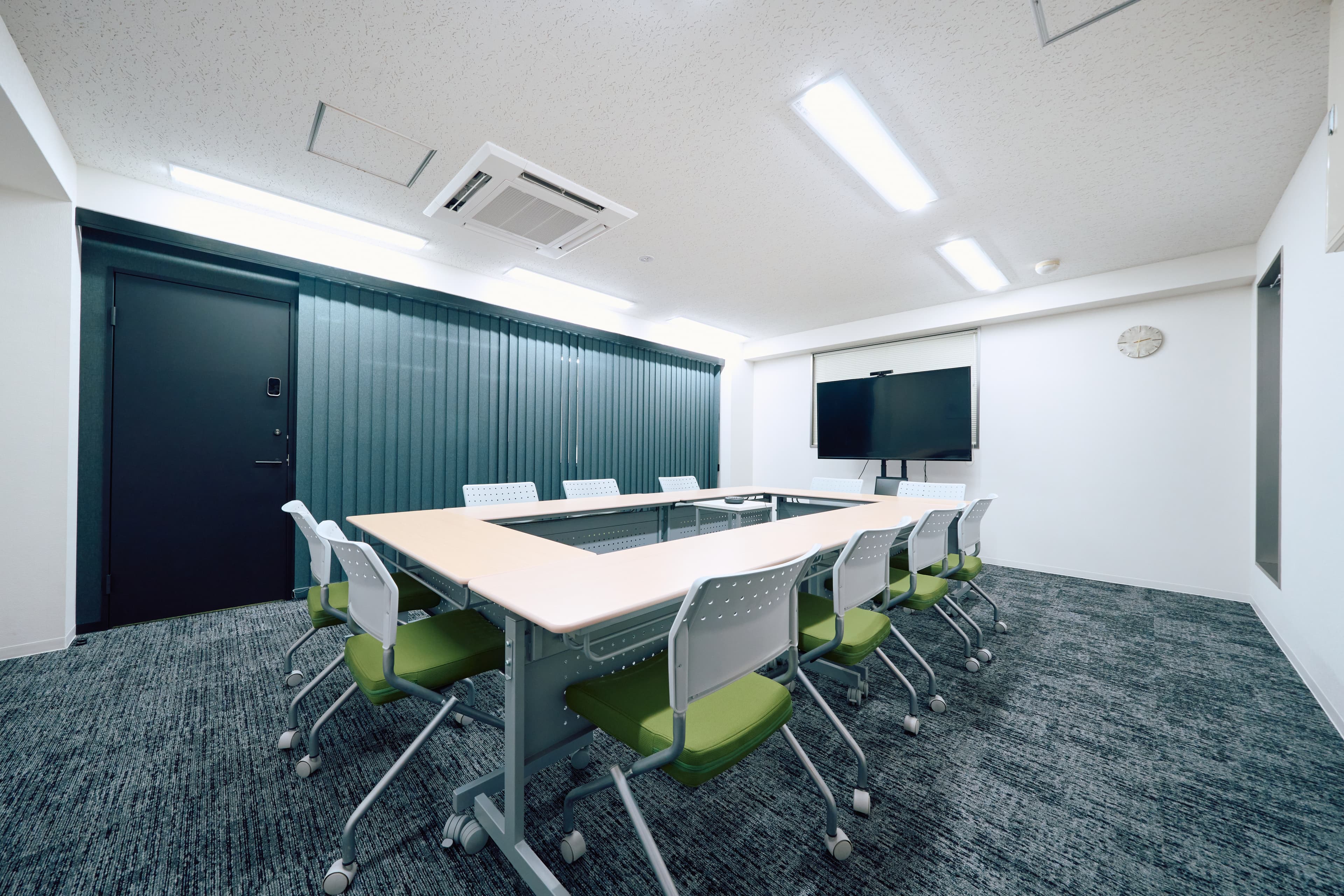 会議室のレイアウトとゾーニング After